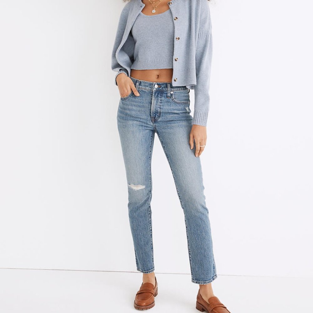 THIS SEASON Mid-Rise Perfect Vintage Jean in Ainsdale Wash: Knee-Rip Edition, 32